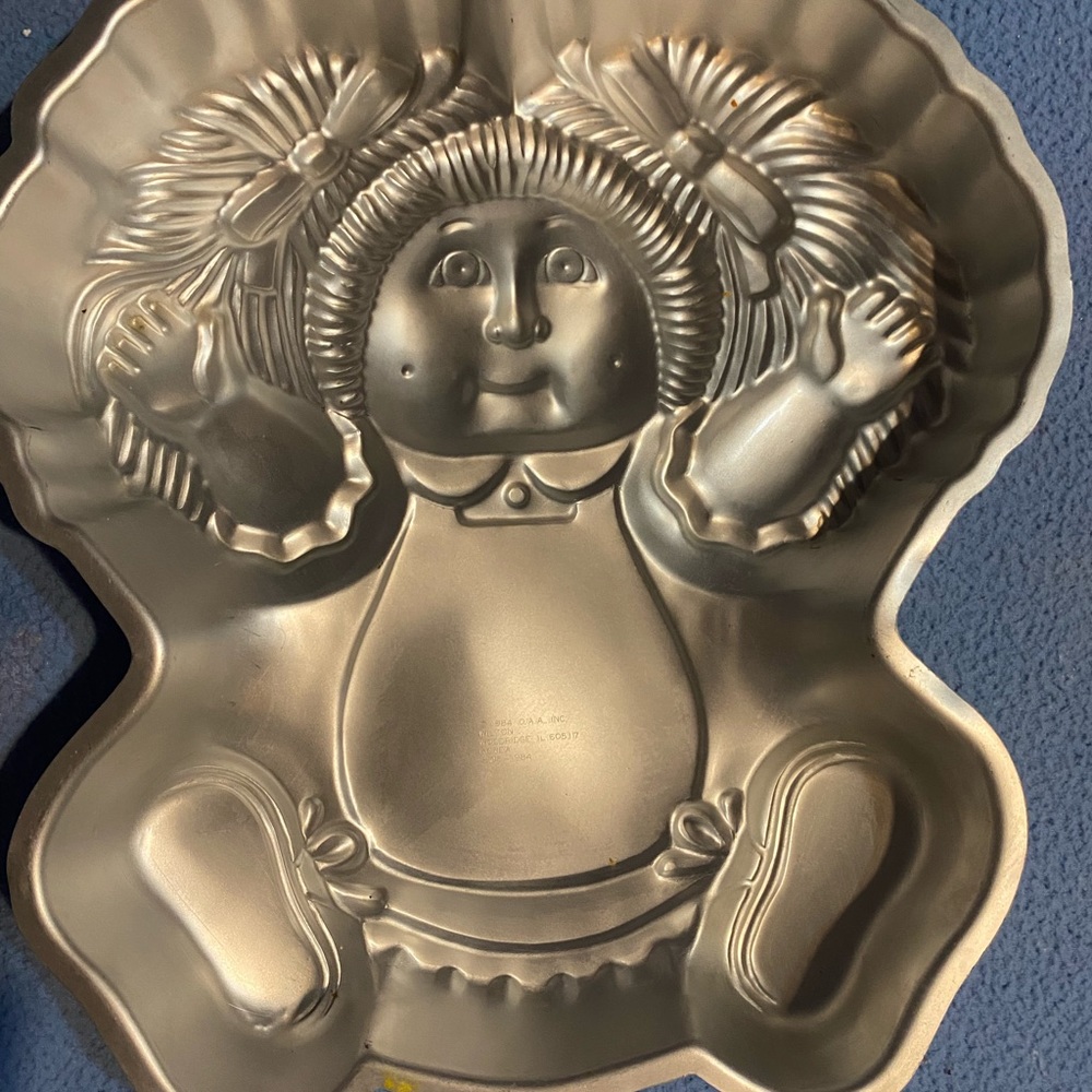 Cabbage Patch Doll Metal Birthday cake Pan